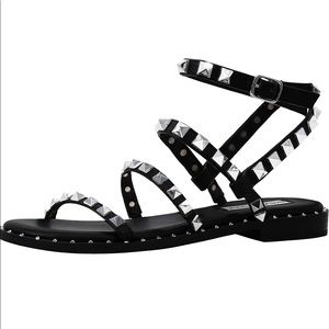 Black travel sandals